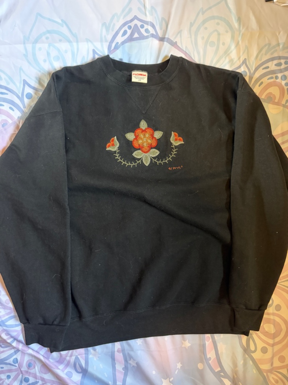 VINTAGE! Black Floral Embroidered Sweatshirt